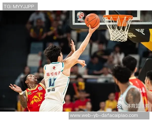 杨瀚森新秀赛季表现起伏属正常现象弗拉格首秀同样经历低谷